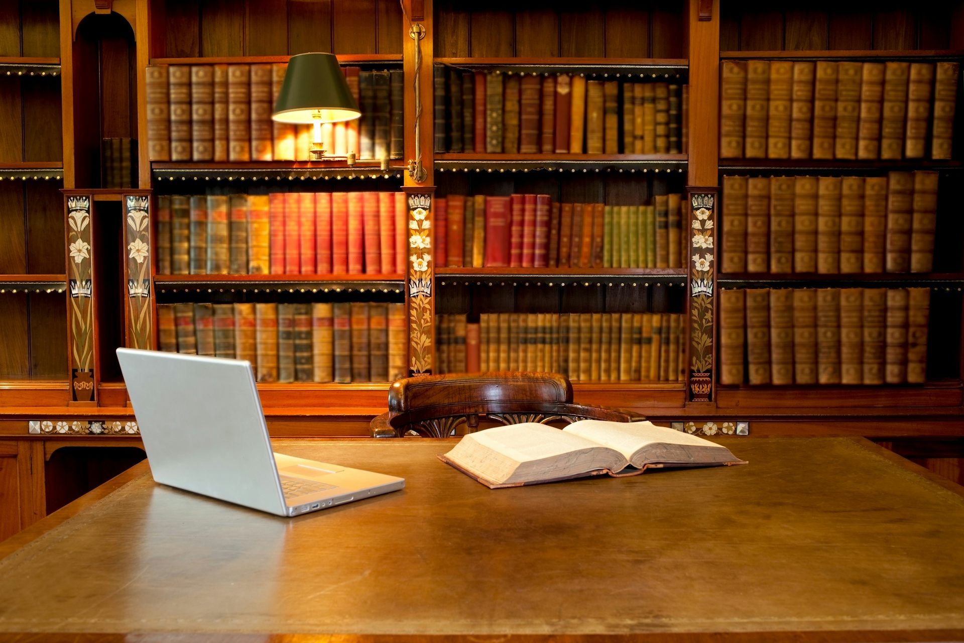 Book Publishing Companies in California: Traditional vs Indie